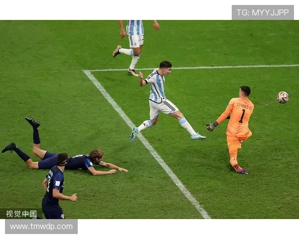 从南美金童到世界冠军主力：阿尔瓦雷斯如何完成跃迁