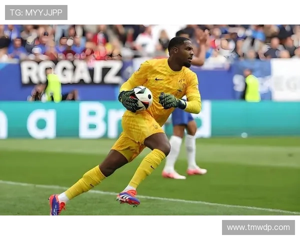 切尔西防线磨合仍不稳定,球队整体表现面临阶段性考验 切尔西防线磨合仍不稳定,球队整体表现面临阶段性考验